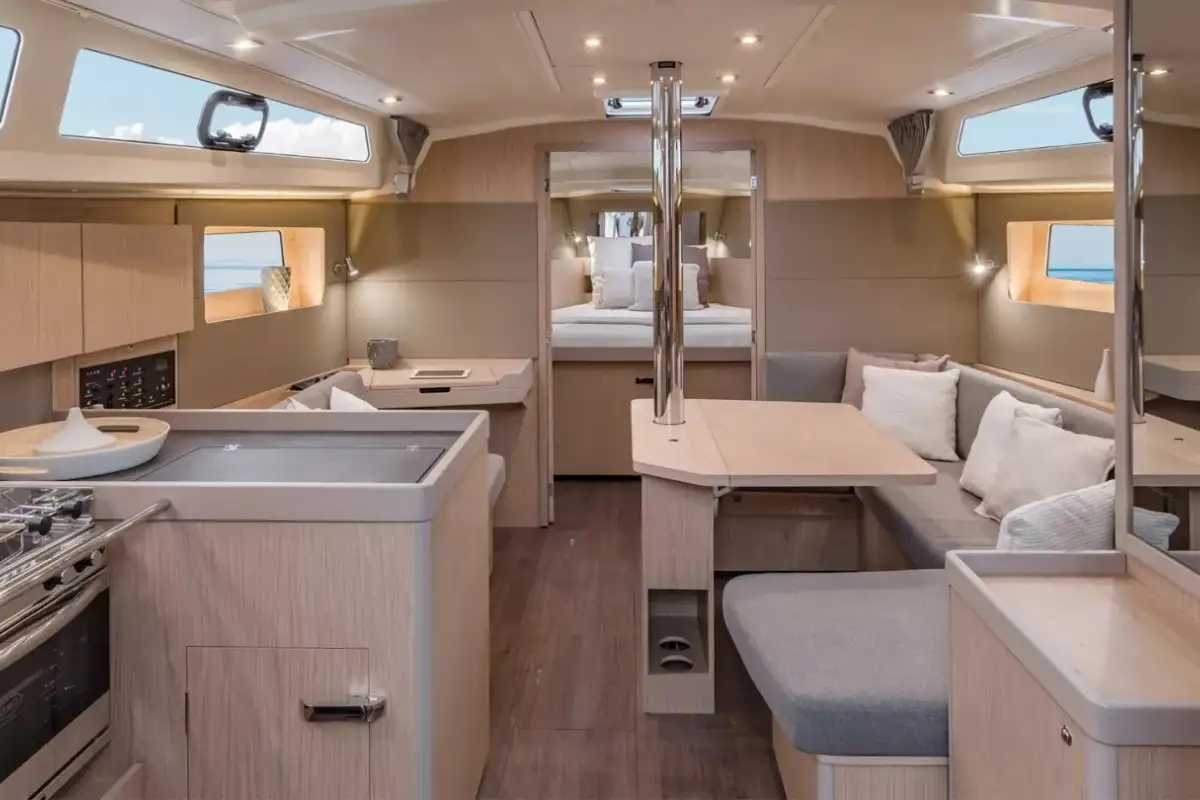 Beneteau Oceanis 41.1 – Portimão 8